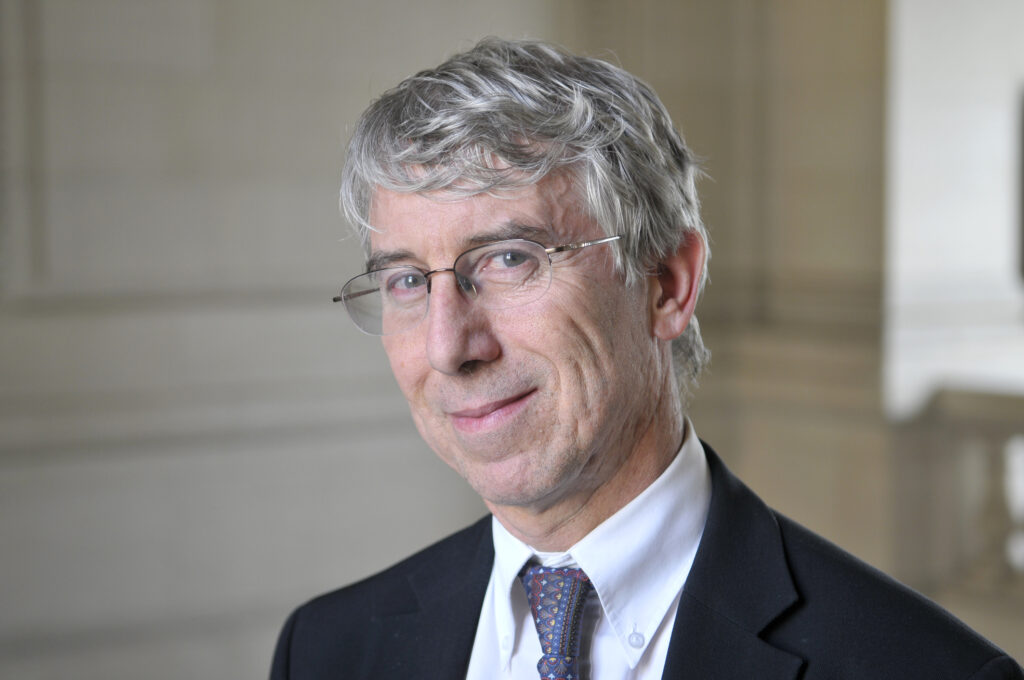 François Écalle : « La dette de la France pourrait atteindre 135% du PIB en 2030 »