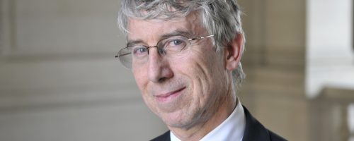 François Écalle : « La dette de la France pourrait atteindre 135% du PIB en 2030 »